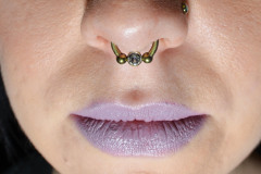 Gold-Septum-with-bling-ball