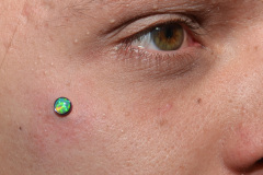 Green-Opal-anchor-under-eye