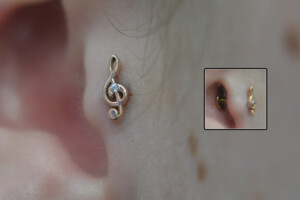 14g-14kt-Gold-Tragus-Treble-Clef