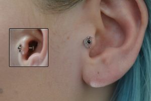 18kt-White-Gold-Moon-Tragus
