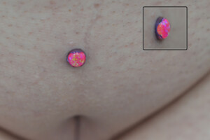 Pubic mound anchor Pink Opal