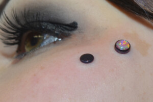Purple-Opal-Anchors-under-eye
