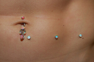 Tummy-opals-in-a-line